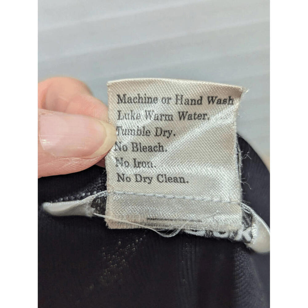 Misook Women's Black Solid Acrylic Iconic Knit Fl… - image 6